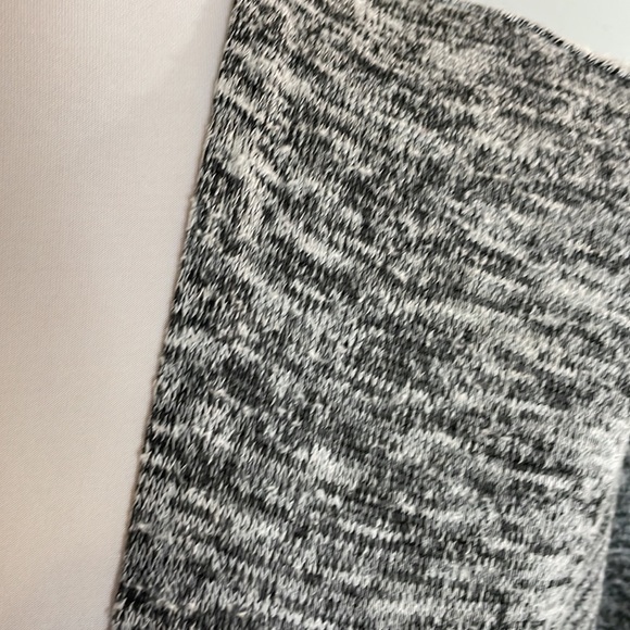 Divided H&M Black and White Open Front Long Sleeve Knit Sweater Size Large - Picture 4 of 9